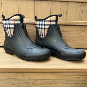 Burberry Flinton Ankle Rain Boots
